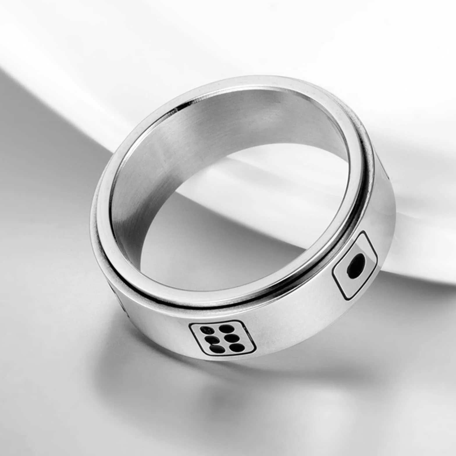 JewelryWe Pierścionek spinningowy ze stali nierdzewnej, pierścionek z kartą do gry, Pik Ass Poker, pierścionek antystresowy dla kobiet i mężczyzn, pierścionek zaręczynowy