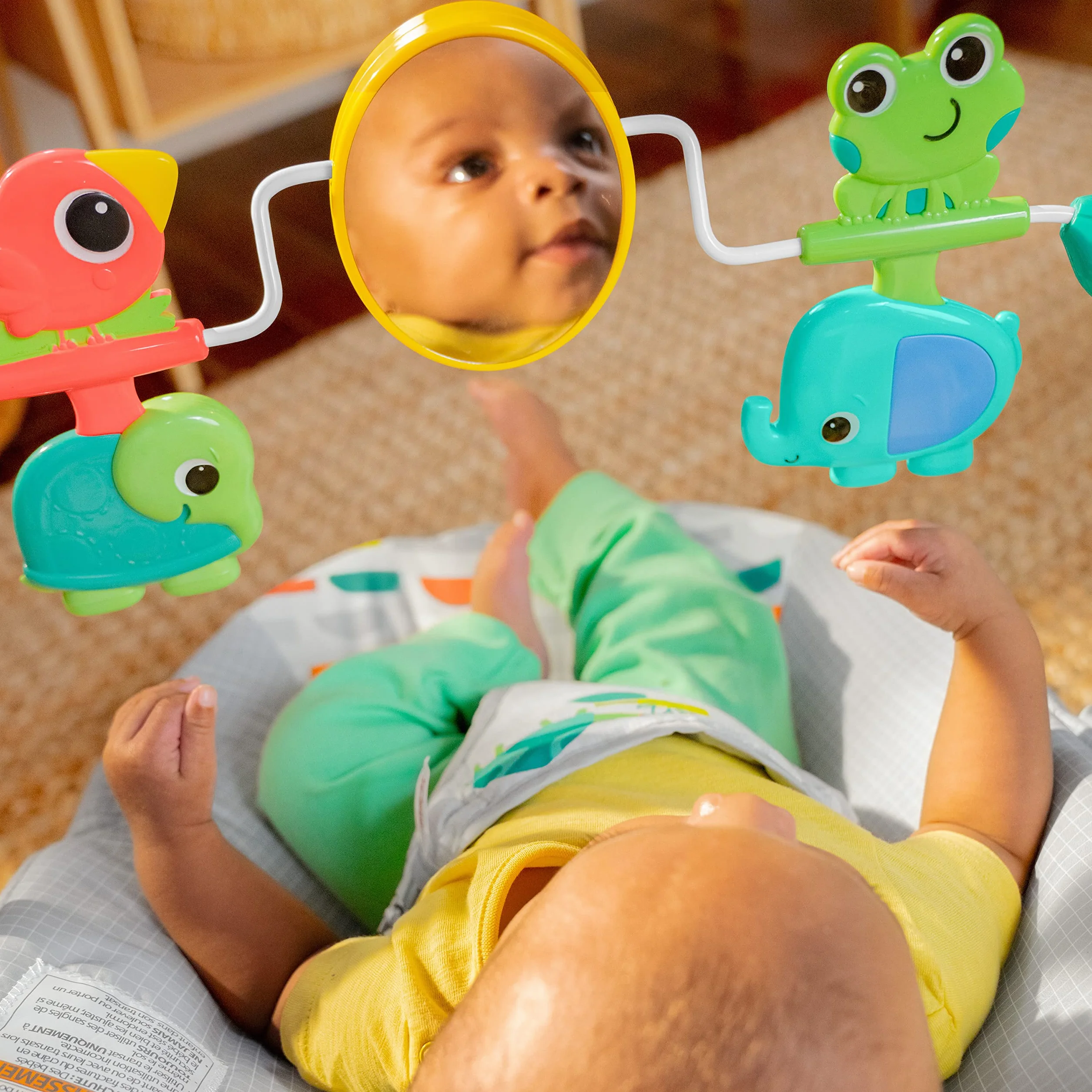 Bright Starts, Playful Paradise leżak z kojącymi wibracjami i interaktywnymi zabawkami, unisex, 0-6 miesięcy