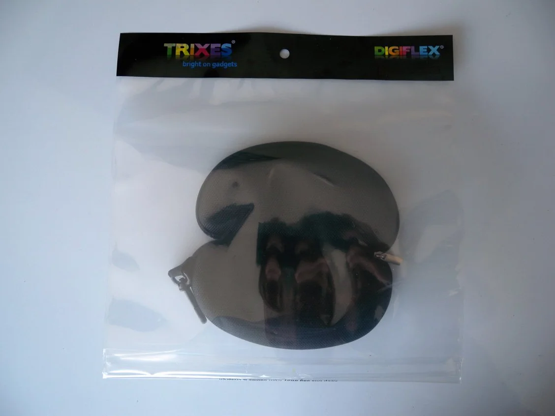 Trixes Box etui na okulary czarne twarda obudowa z zamkiem błyskawicznym