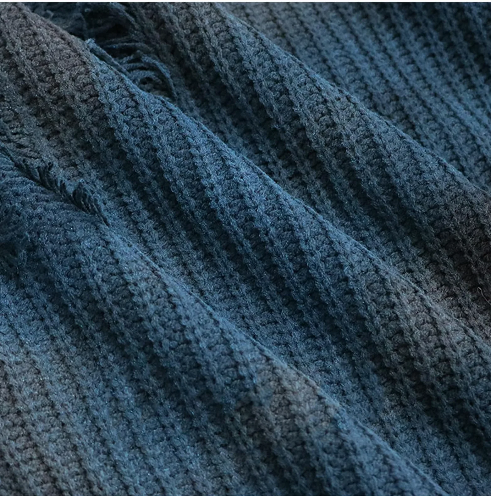 Damski Luźny Sweter Oversize z Okrągłym Kołnierzem, Nadrukiem, Postrzępionymi Krawędziami i Frędzlami, Sweter Casualowy