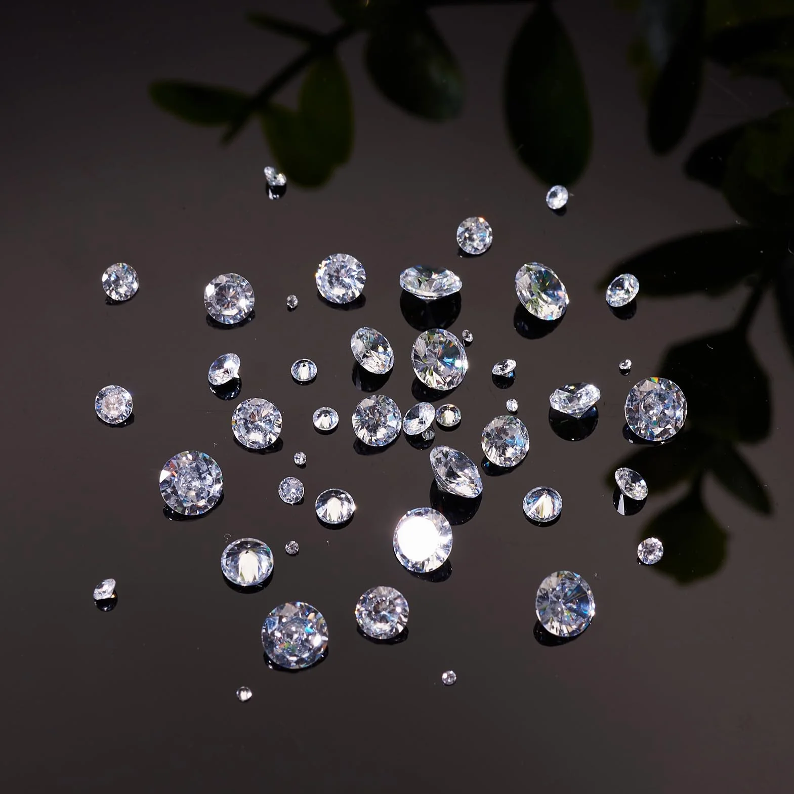 Crafans 50 szt. kryształowa cyrkonia kaboszony przezroczyste fasetowane diamentowe kaboszony zdobienie luźne cyrkonie stras 5 rozmiarów kryształowy diament luzem do samodzielnego zdobienia paznokci