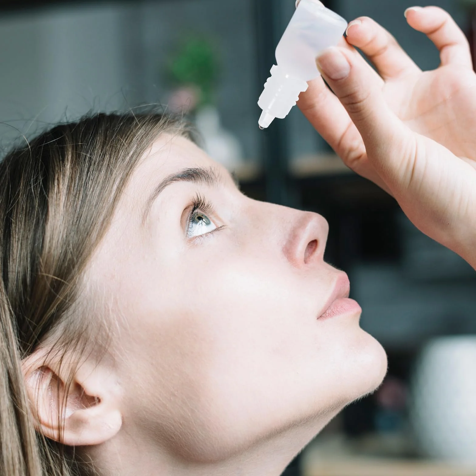 Lusofie 20 sztuk małych butelek na płyn, 5 ml, plastikowe, puste plastikowe butelki z kroplomierzem, butelki z tworzywa sztucznego, przenośne, podróżne, z zatyczką i zatyczką