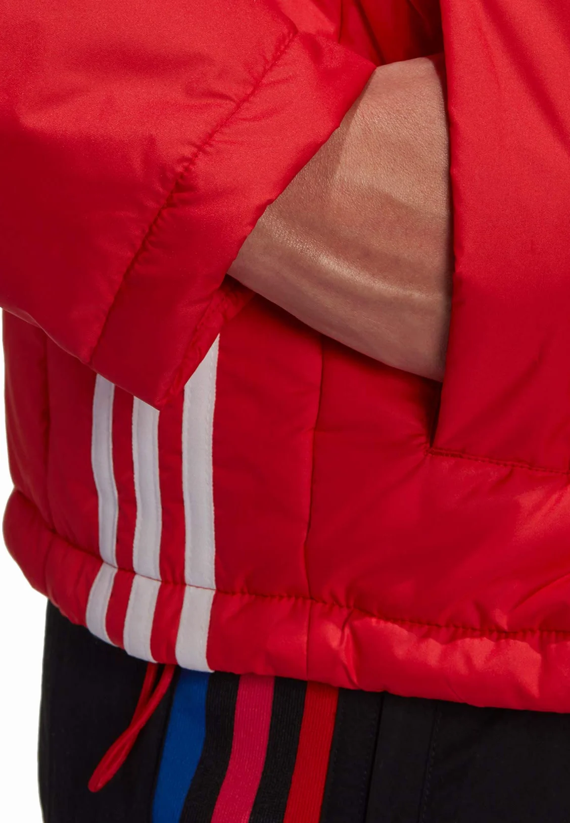 Adidas Court Puffer Scarle kurtka damska