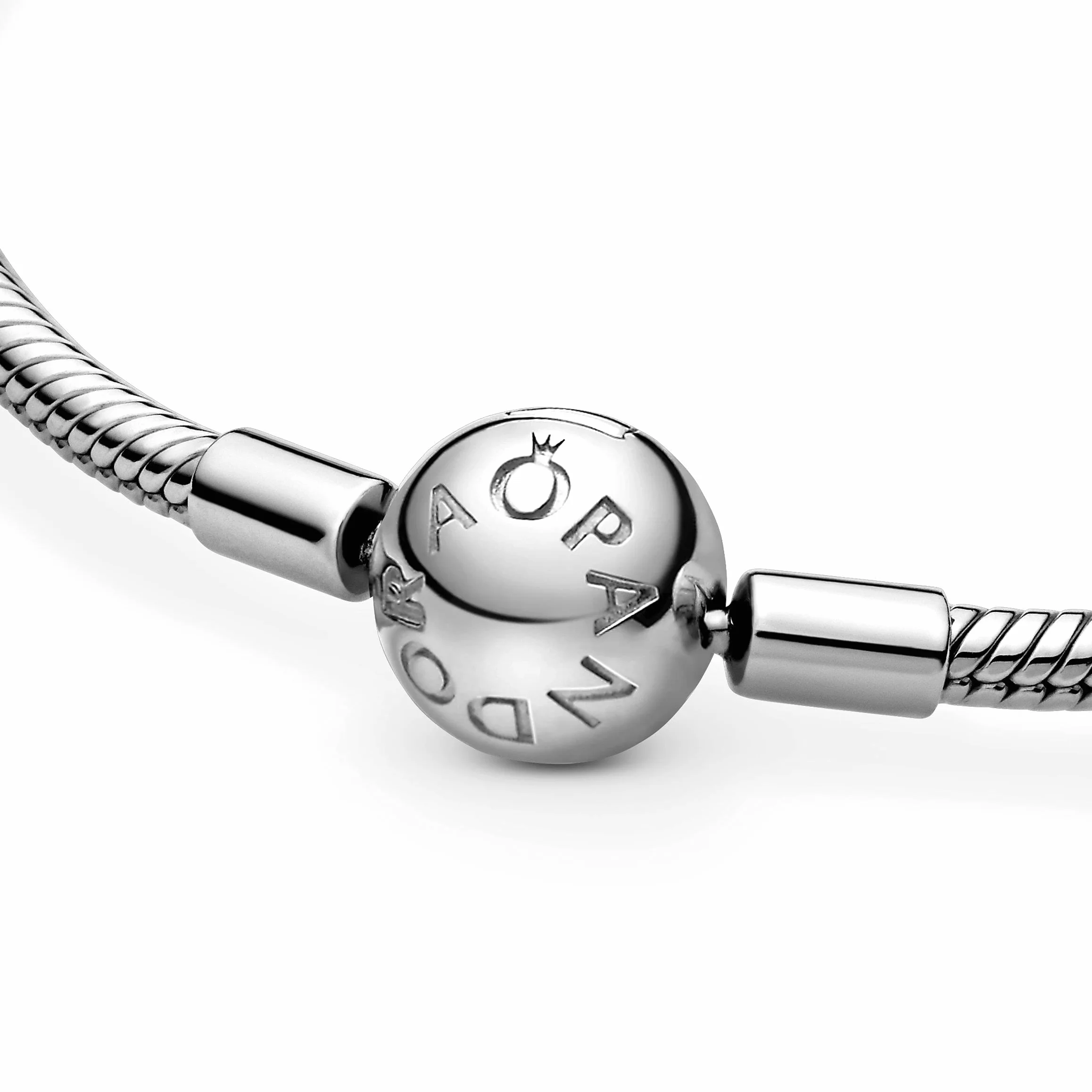 PANDORA Biżuteria – Smooth Moments bransoletka z zawieszką z łańcuszkiem wężowym – prezent dla niej – srebro wysokiej próby, Metal