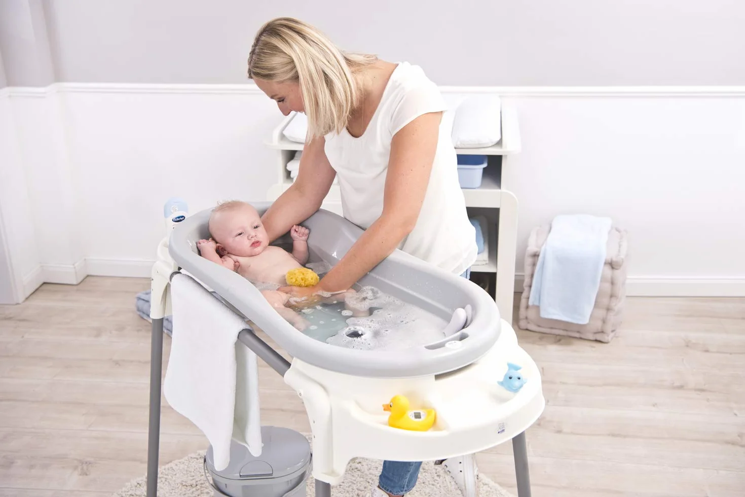Rotho Babydesign TOP Xtra Duża wanienka, Z 2 matami antypoślizgowymi i korkiem spustowym, Idealna dla 2 dzieci, Do 36 miesiąca, TOP Xtra, Stone Grey (Szary), 20500 0286