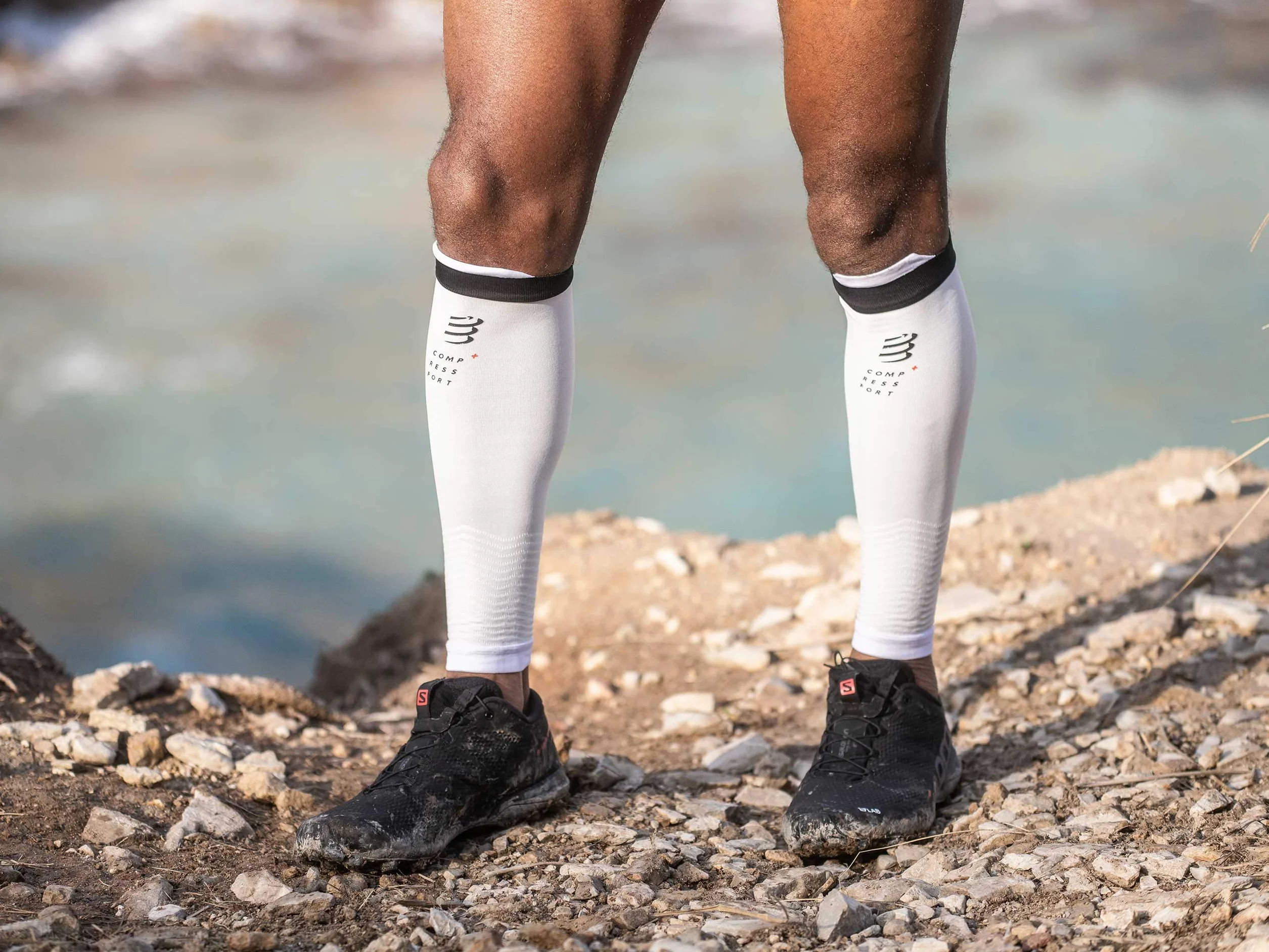 COMPRESSPORT - bandaż kompresyjny na łydki – R2V2 – ochrona mięśni, wydajność i rekreacja do uprawiania sportu – ultralekki i antystatyczny – bieganie, jazda na rowerze, do jazdy na rowerze i triatlonu