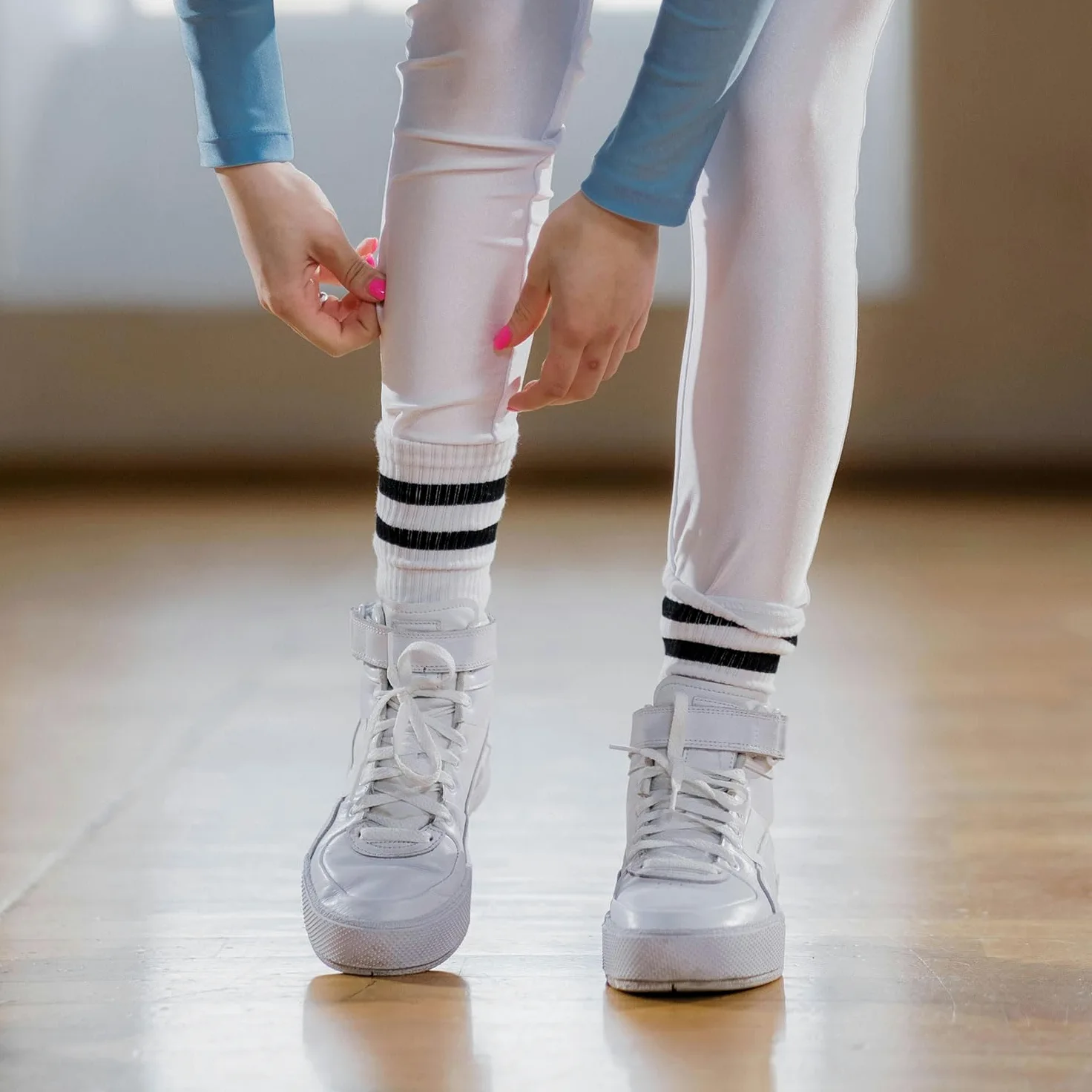4 Pary Skarpetek Pilates, Skarpetki Pilates Grippy dla Kobiet Dlugie Antyposlizgowe Skarpetki do Jogi Skarpetki do Jogi z Uchwytami dla Kobiet Skarpetki do Jogi Skarpetki do Barre