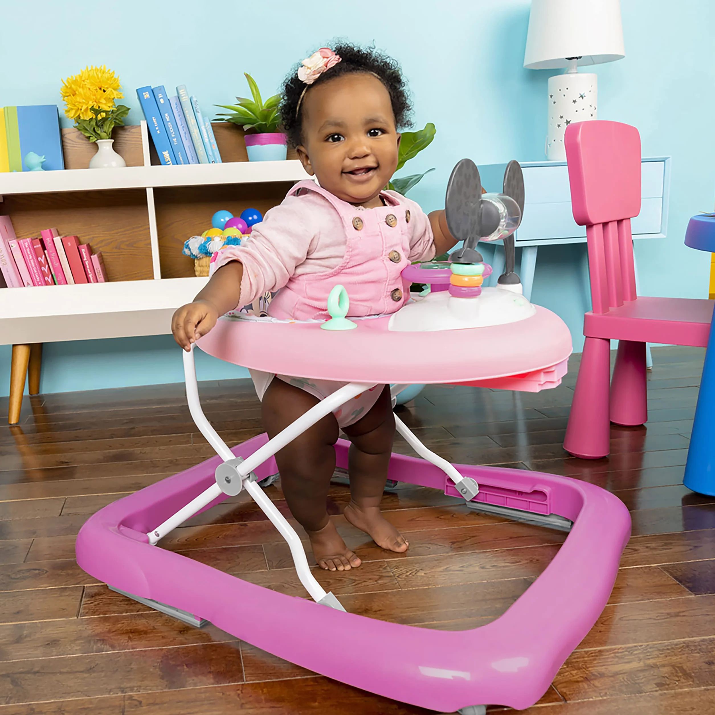 Bright Starts, Disney Baby, Minnie Forever Besties, chodzik i centrum aktywności 2 w 1, oświetlenie i muzyka, regulowana wysokość, łatwe składanie, od 6 miesięcy
