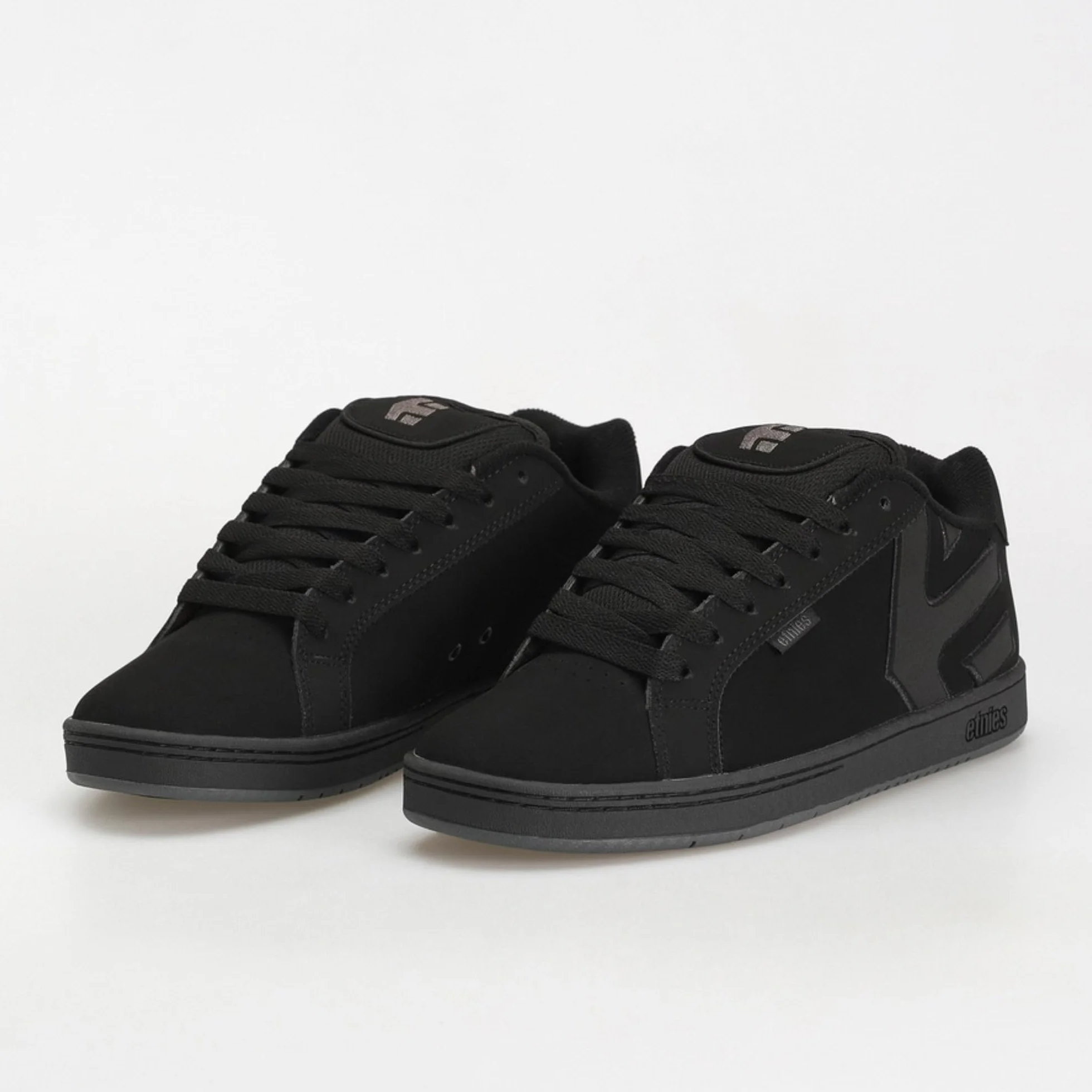 etnies Fader – Klasyczny styl skate heritage z modnym, puszystym wyglądem, wzmocniona cupsole, dopasowanie z amortyzacją, sneakersy na co dzień