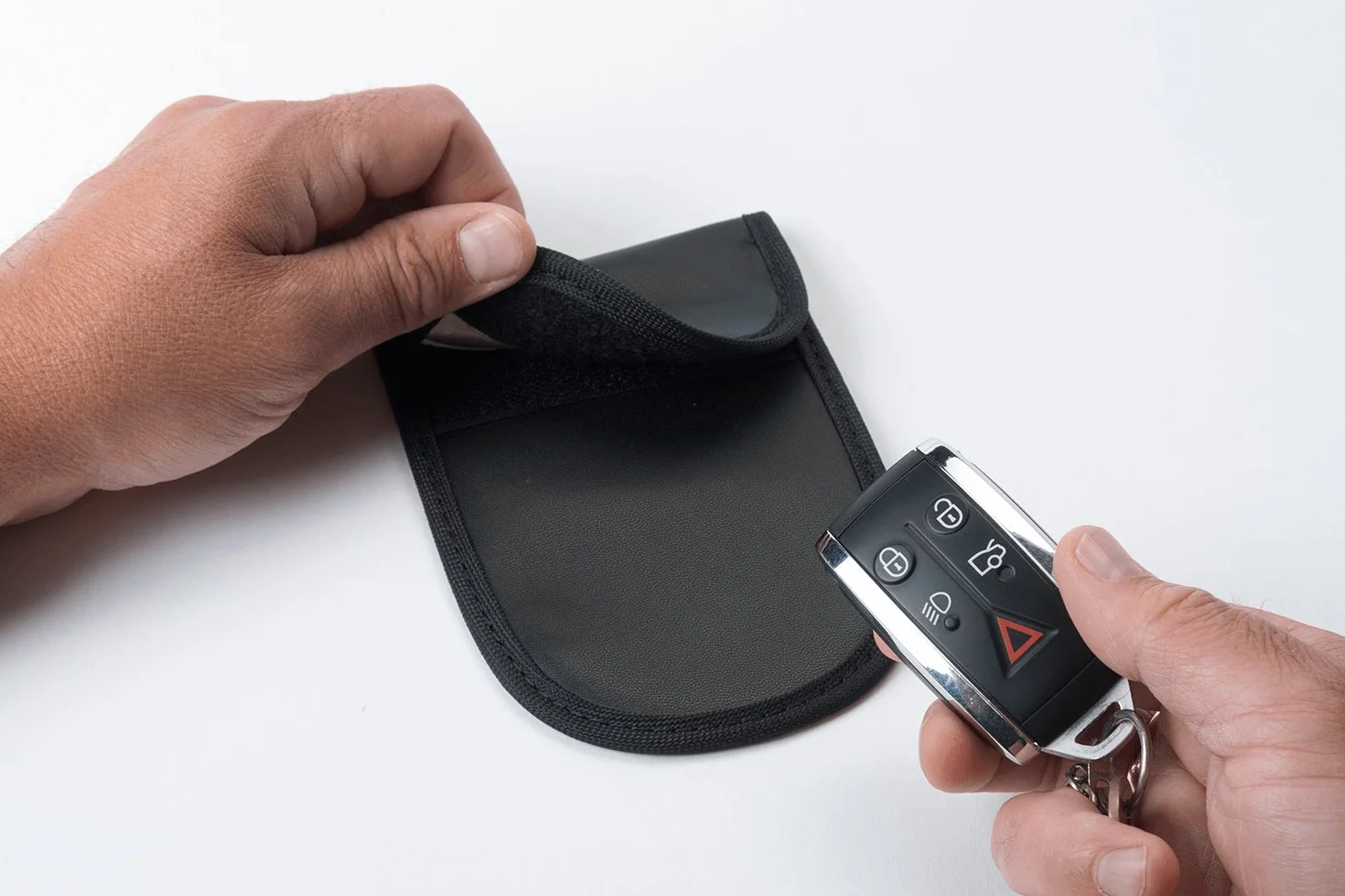 2 x etui na kluczyki do samochodu, z osłoną RFID, ochrona przed kradzieżą, na kluczyki, karty kredytowe, etui ze sztucznej skóry, kolor czarny