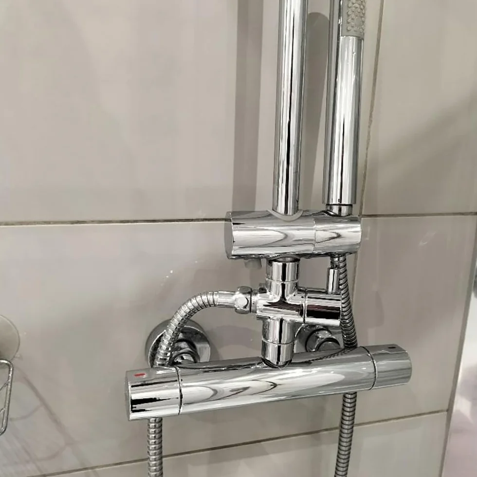 Supermocny i skuteczny środek czyszczący do kabin prysznicowych | NANOBAUER Shower Cleaner | Środek czyszczący do kabin prysznicowych do usuwania kamienia | Pojemność 750ml