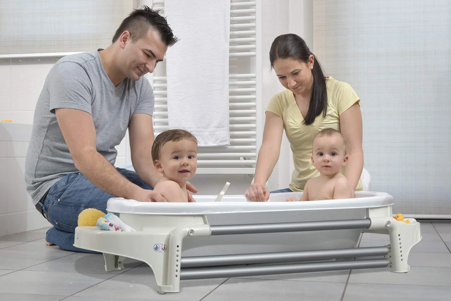 Rotho Babydesign TOP Xtra Duża wanienka, Z 2 matami antypoślizgowymi i korkiem spustowym, Idealna dla 2 dzieci, Do 36 miesiąca, TOP Xtra, Stone Grey (Szary), 20500 0286