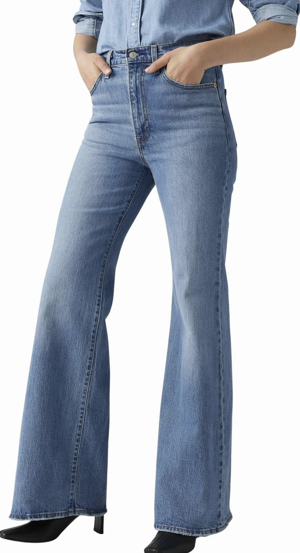 Levi's Kobieta Nowe dżinsy dzwony o fasonie Ribcage