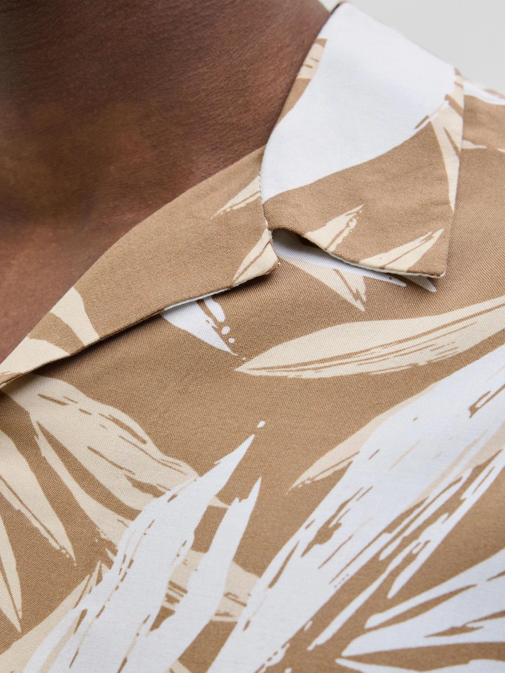 JACK & JONES Jjeff Tropical Aop Resort Shirt Ss Sn Koszula z krótkim rękawem Mężczyźni