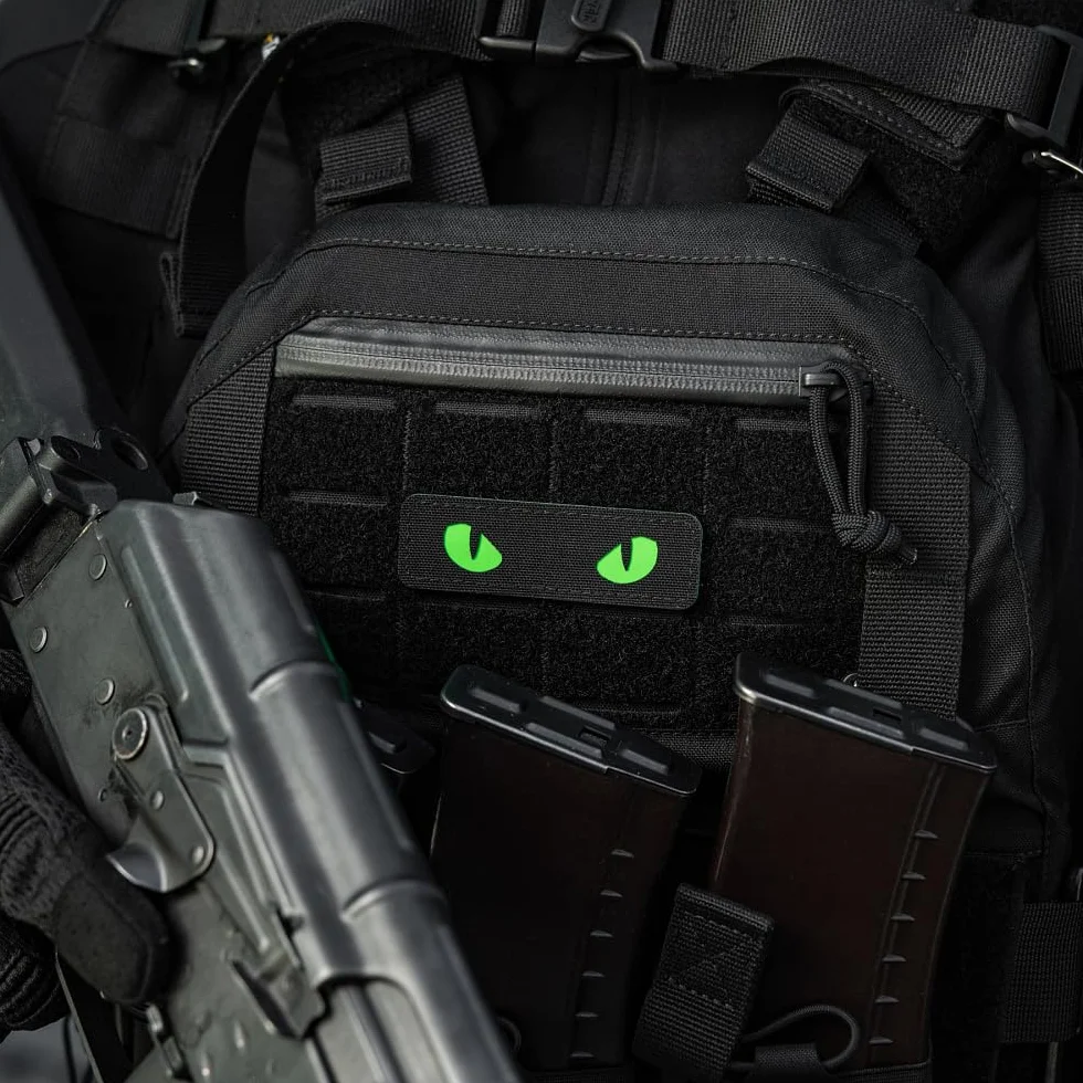M-Tac Naszywka Cat Eyes Laser Cut, czarny/zielony