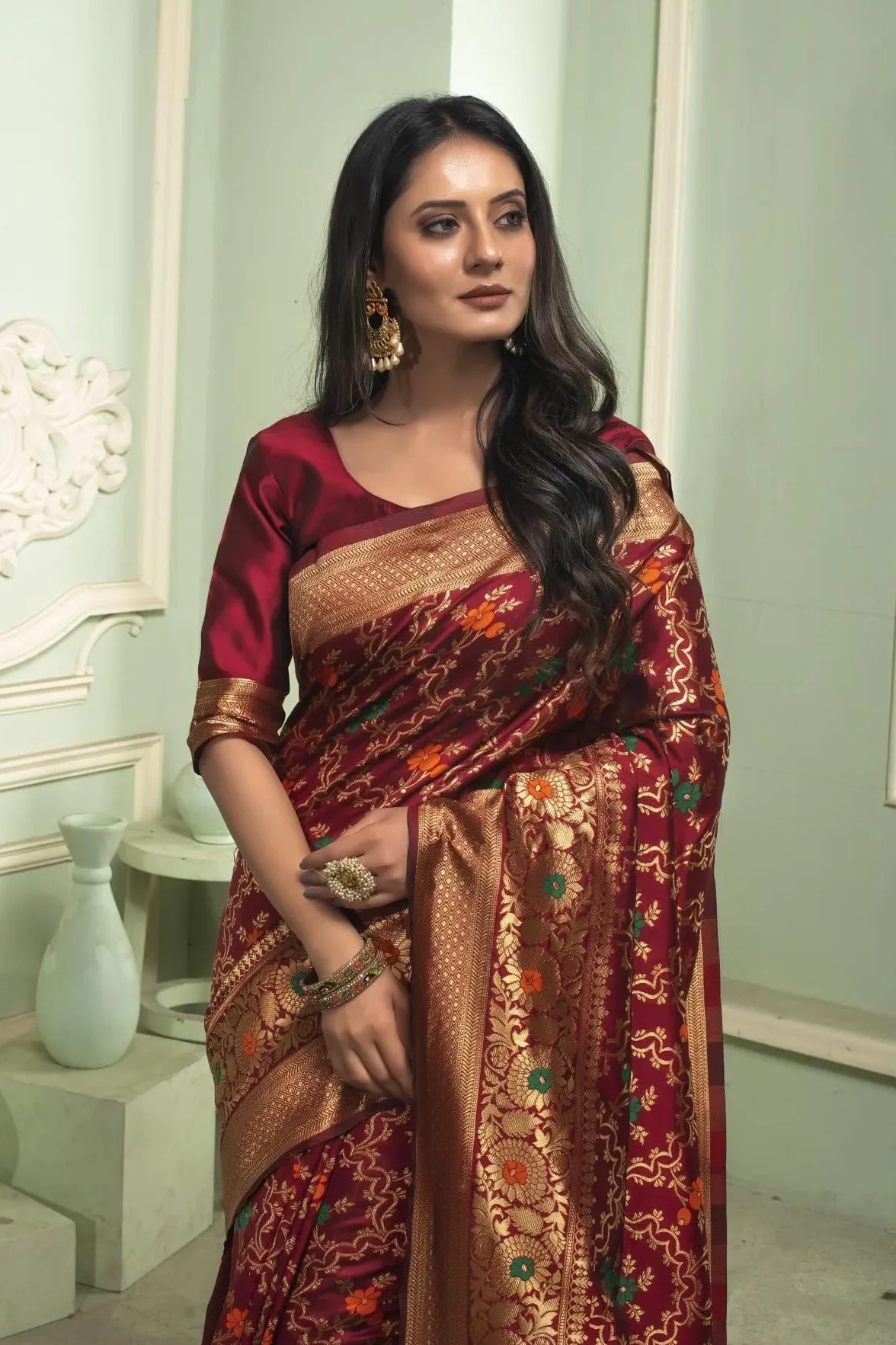 Avantika Fashion Damskie Sari Banarasi Półjedwabne z Bluzką