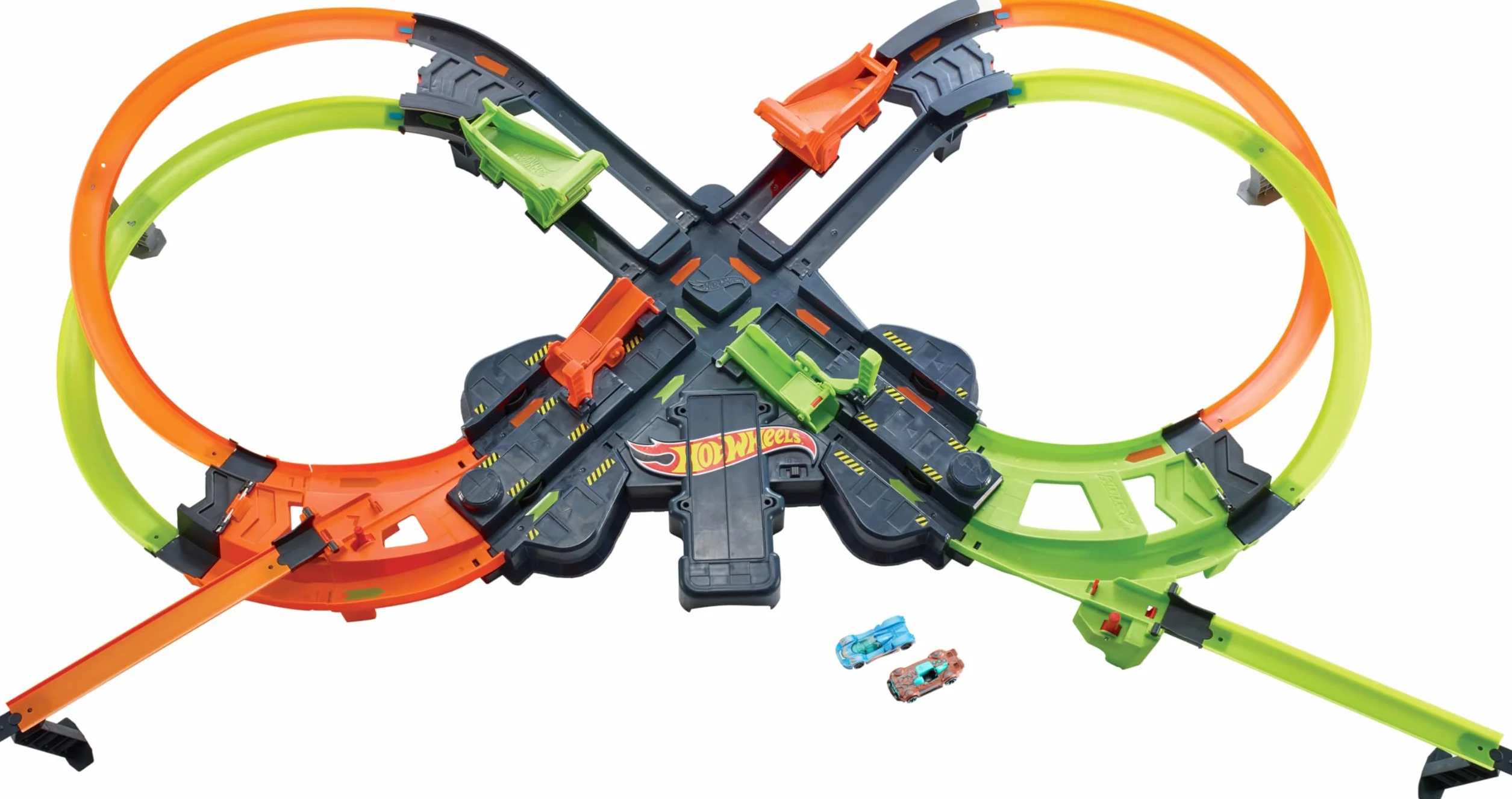 Hot Wheels GFH87 Super Mega Crash duża tora wyścigowa z 8 zakrętami w rozmiarze XXL 1,5 m szerokości zestaw do gry z przyspieszeniem, zabawka dla dzieci od 5 lat, zastrzeżone różnice w opakowaniu