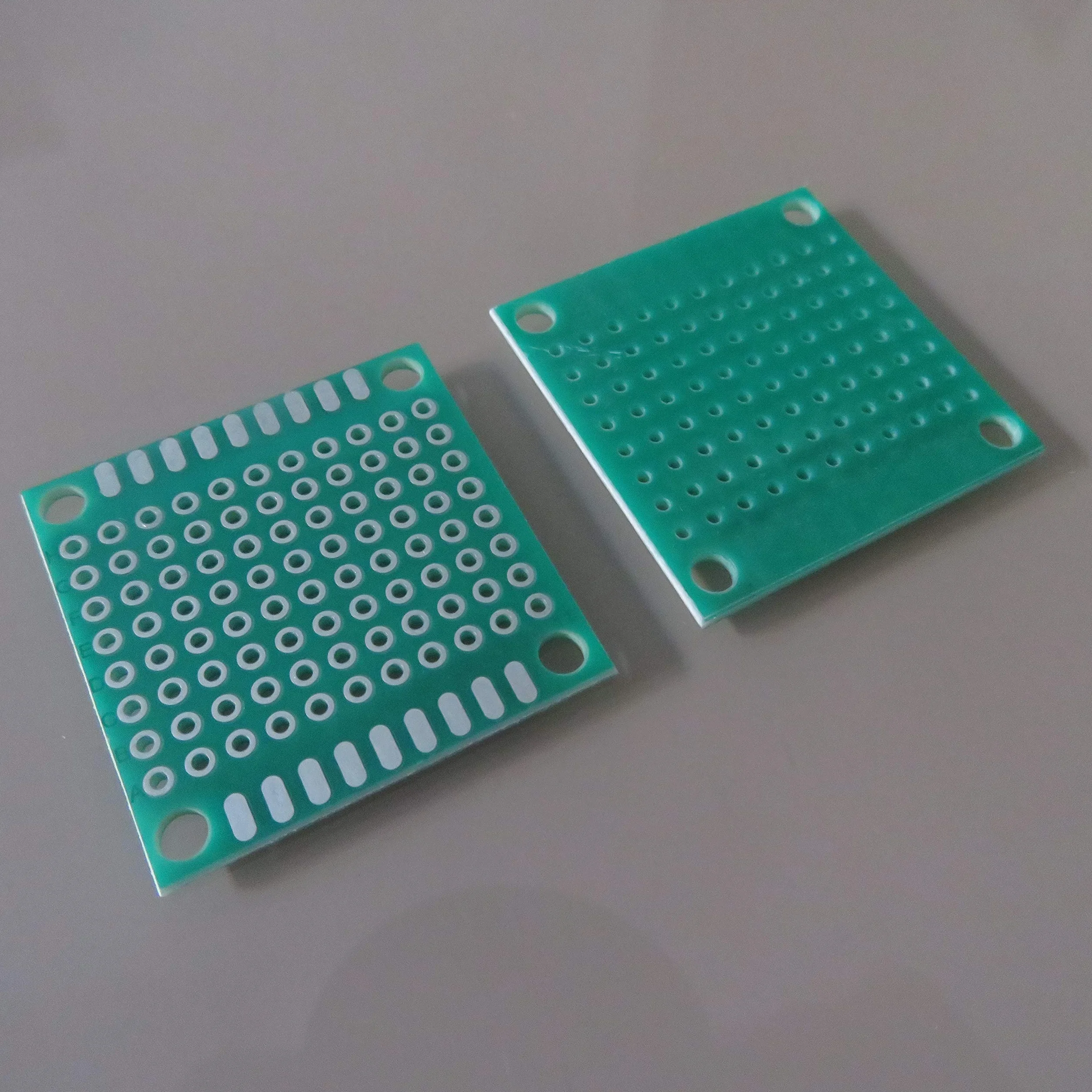 20 szt. mini otworów 3 x 3 cm płytka lutownicza płytka perforowana płytka prototypowy papier PCB płytka drukowana uniwersalna eksperyment Matrix Circuit Board FR4 włókno szklane