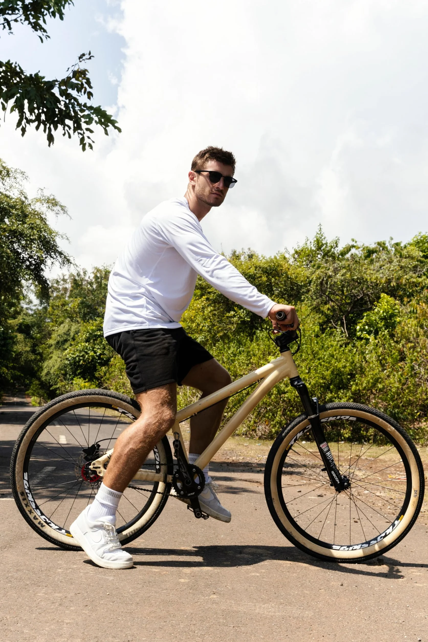 ZENGVEE Męskie koszule kąpielowe UPF 50+, outdoorowe, z długim rękawem, ochrona przed słońcem, koszulki treningowe do uprawiania sportu, biegania, wędkowania, wędrówek, Biały Niebieski Szary, L