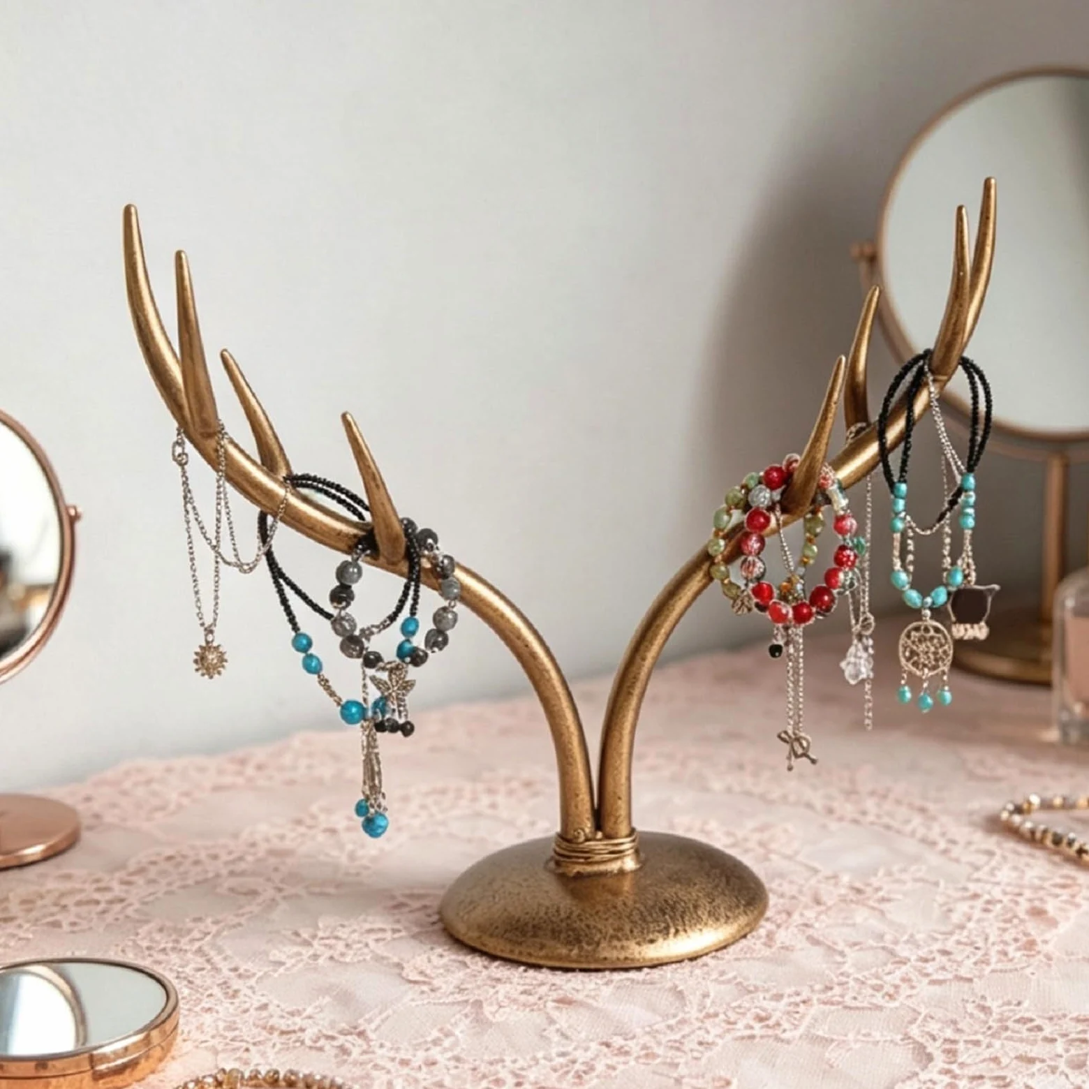 Wieża Biżuteryjna Metalowy stojak na biżuterię w stylu vintage z imitacją poroża Uchwyt