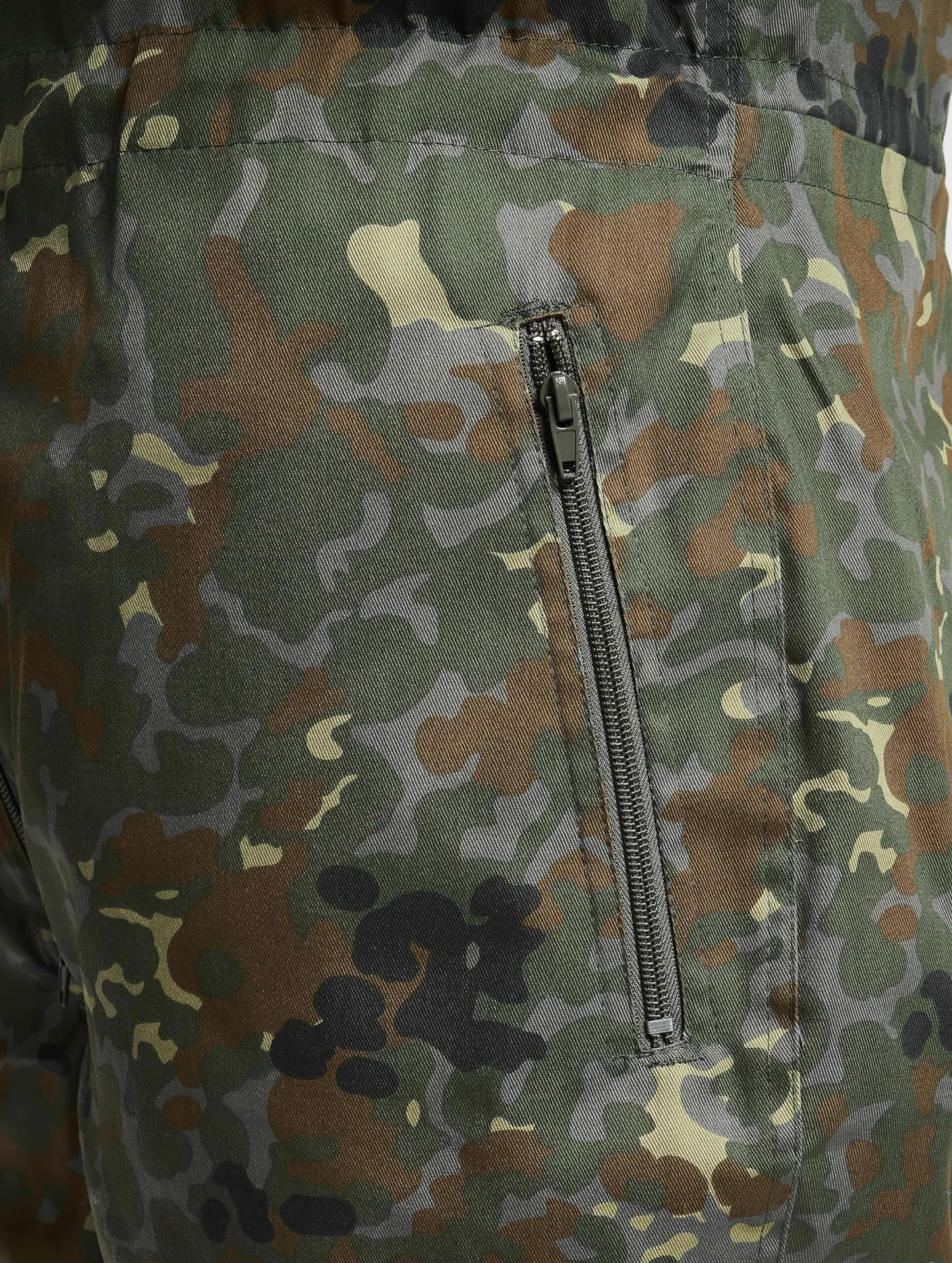 Brandit Kombinezon pancerny, jednocz??ciowy, zimowy kombinezon – w zestawie z wyjmowanym termicznym kombinezonem, Flecktarn, XXL
