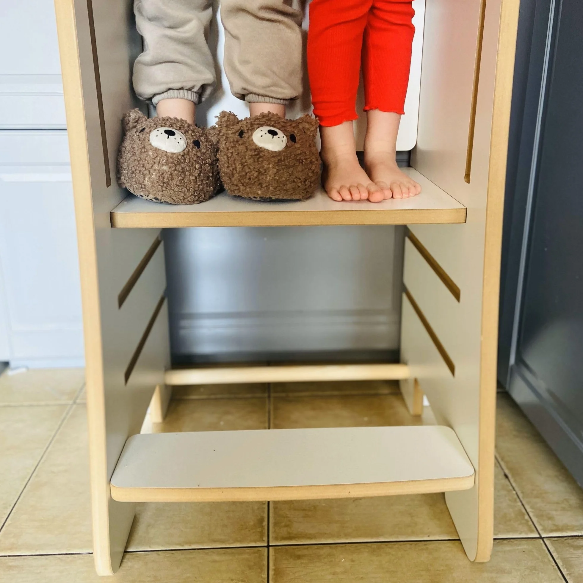 Kitchen Helper dla dziecka – super bezpieczny Pomocnik kuchenny Montessori, Wieża Edukacyjna Dla Dzieci, Bezpieczny stopień dla dzieci do Kuchni, Certyfikat, Zabudowana Przestrzeń, Wyjmowana Blokada