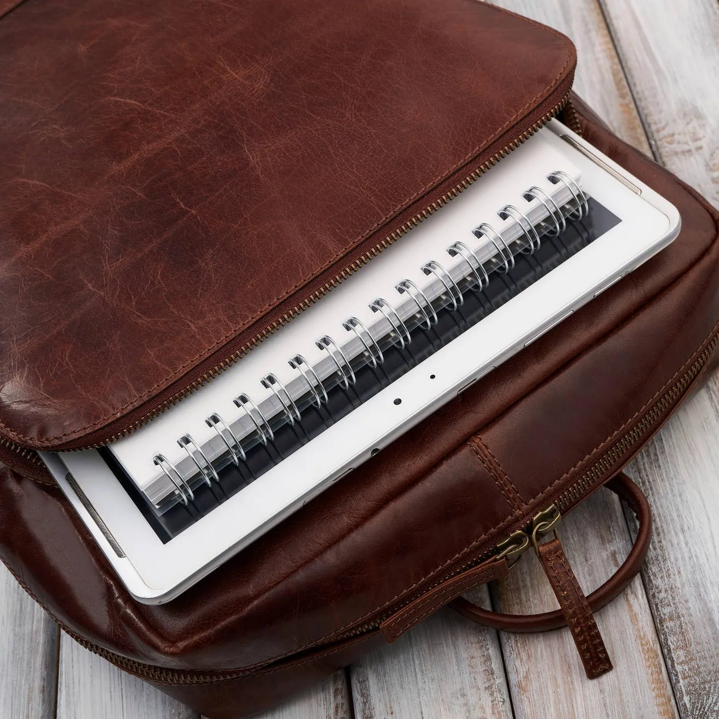 Plecak męski skórzany vintage na laptopa miejski brązowy pojemny Paolo Peruzzi IM-07-CG