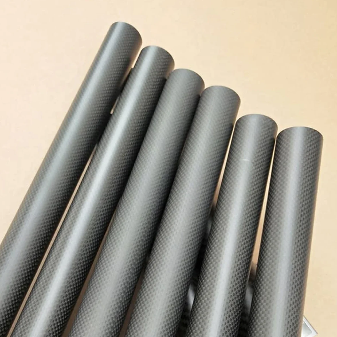 2 Szt. Rura Z Włókna Węglowego O Długości 600mm 3K Splotem Płaskim Matowa Średnica Zewnętrzna 8mm 10mm 12mm16mm 18mm 20mm 22mm 25mm 30mm Wysoka Wytrzymałość Lekki Pusty Pręt(8 * 6 * 600mm)
