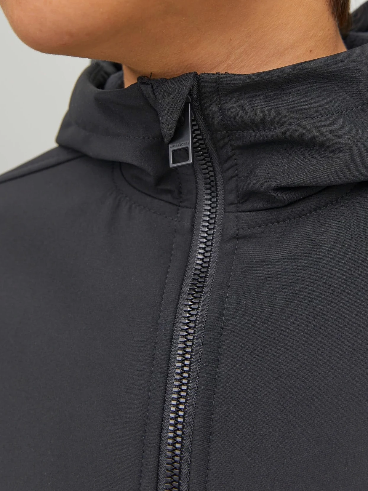 Jack & Jones Junior JJEBASIC kurtka softshell hood SN JNR, czarna, 176, czarny, 176