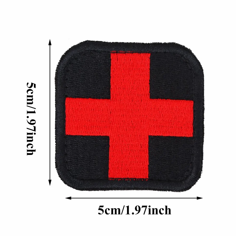 Taktyczna Naszywka Medyczna z Czerwonym Krzyżem, do Apteczki IFAK, Ratownictwa, Zestawu Ratunkowego, Czarna, 5x5 cm, 1 Sztuka