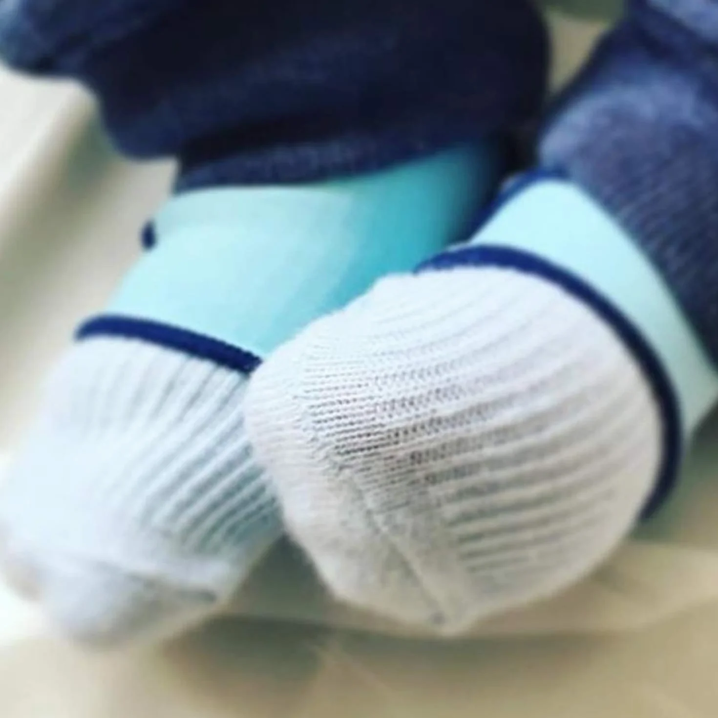 Uchwyty na skarpetki dla niemowląt Sock Ons 0-6 miesięcy 3 szt. biały fuksja różowy