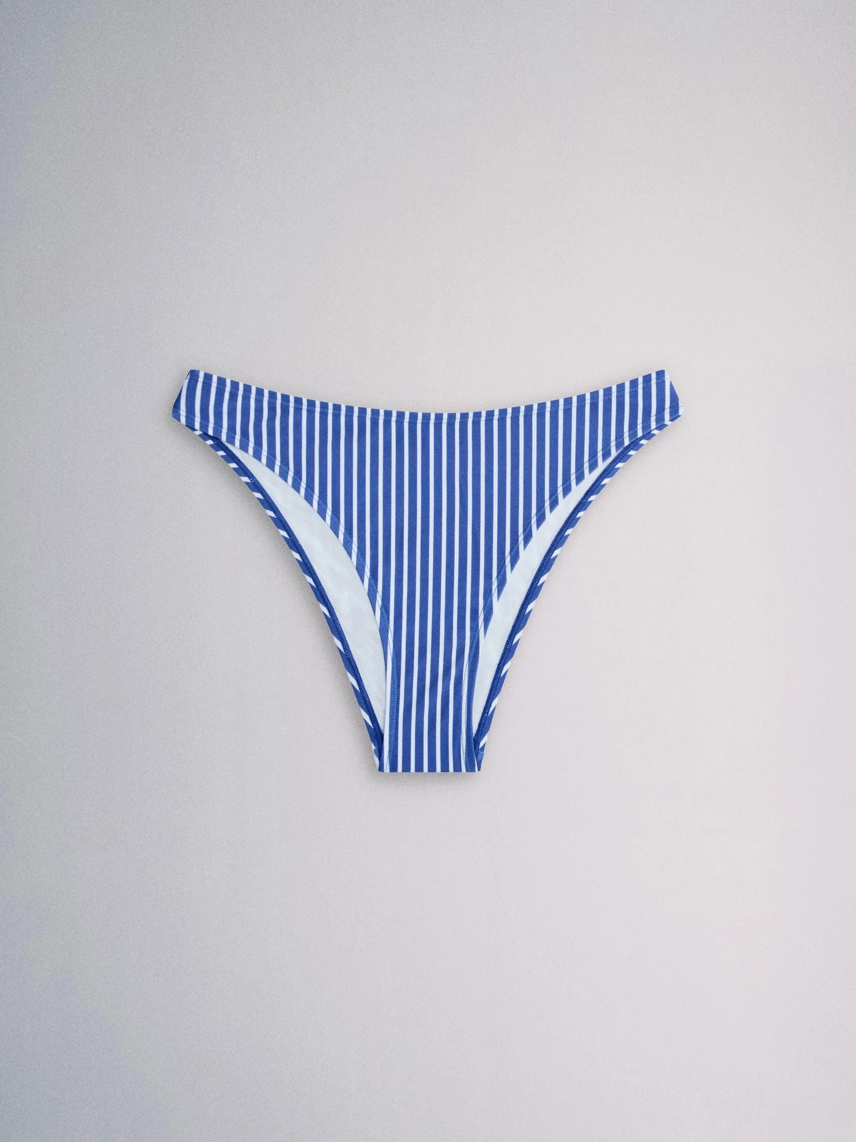 THE SET Kobiety THE SET - Zestaw 3 par wysoko wyciętych majtek od bikini