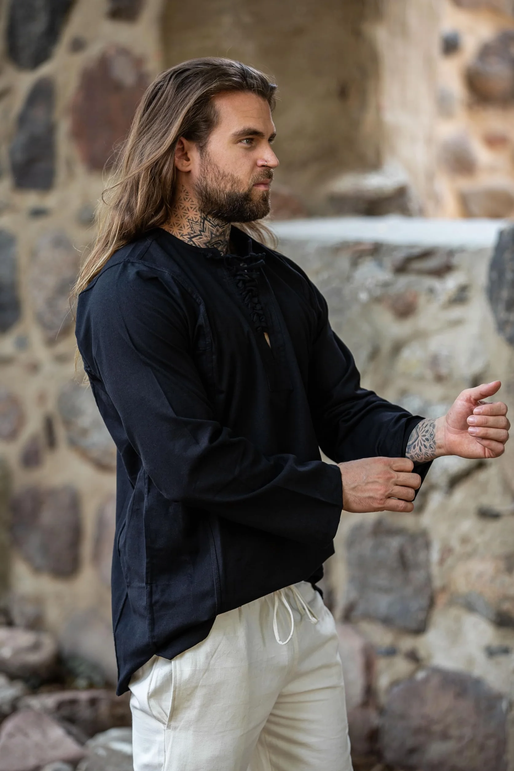 Leonardo Carbone® Miękka koszula Felix - średniowieczna odzież, średniowieczna koszula męska, odzież LARP, strój festiwalowy, kostium męski, kostium na karnawał, koszule rekreacyjne z długim rękawem -