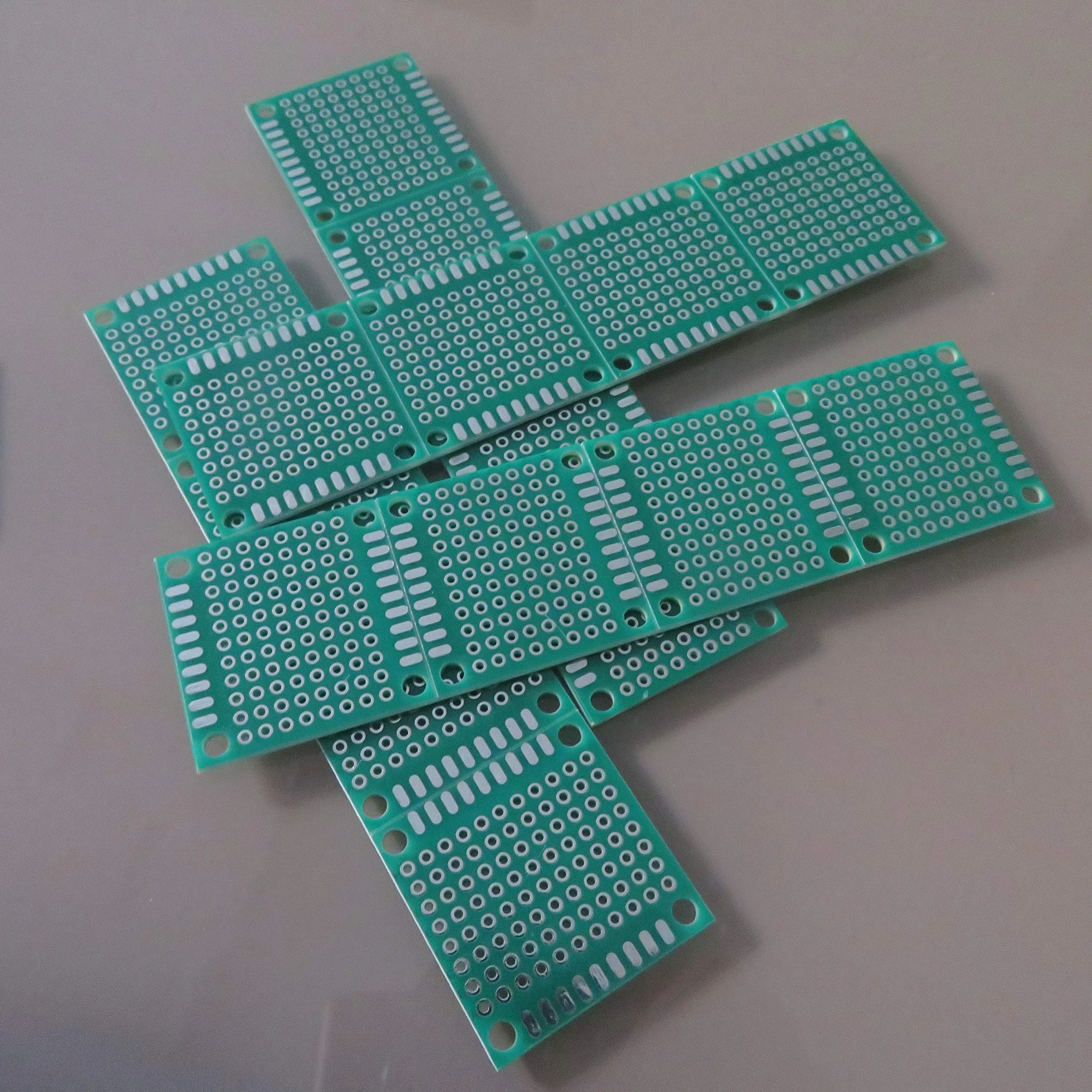 20 szt. mini otworów 3 x 3 cm płytka lutownicza płytka perforowana płytka prototypowy papier PCB płytka drukowana uniwersalna eksperyment Matrix Circuit Board FR4 włókno szklane