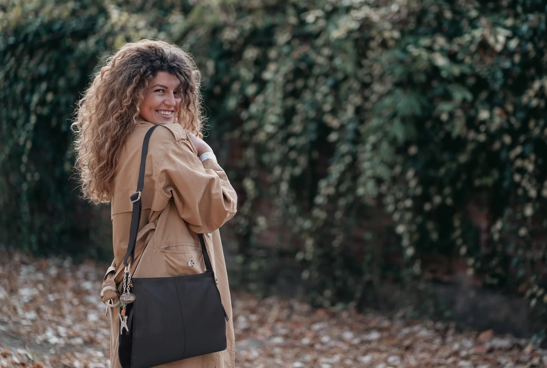 Catwalk Collection Torebka Crossbody Skóra Zamsz Charlotte Średnia Torba na Ramię