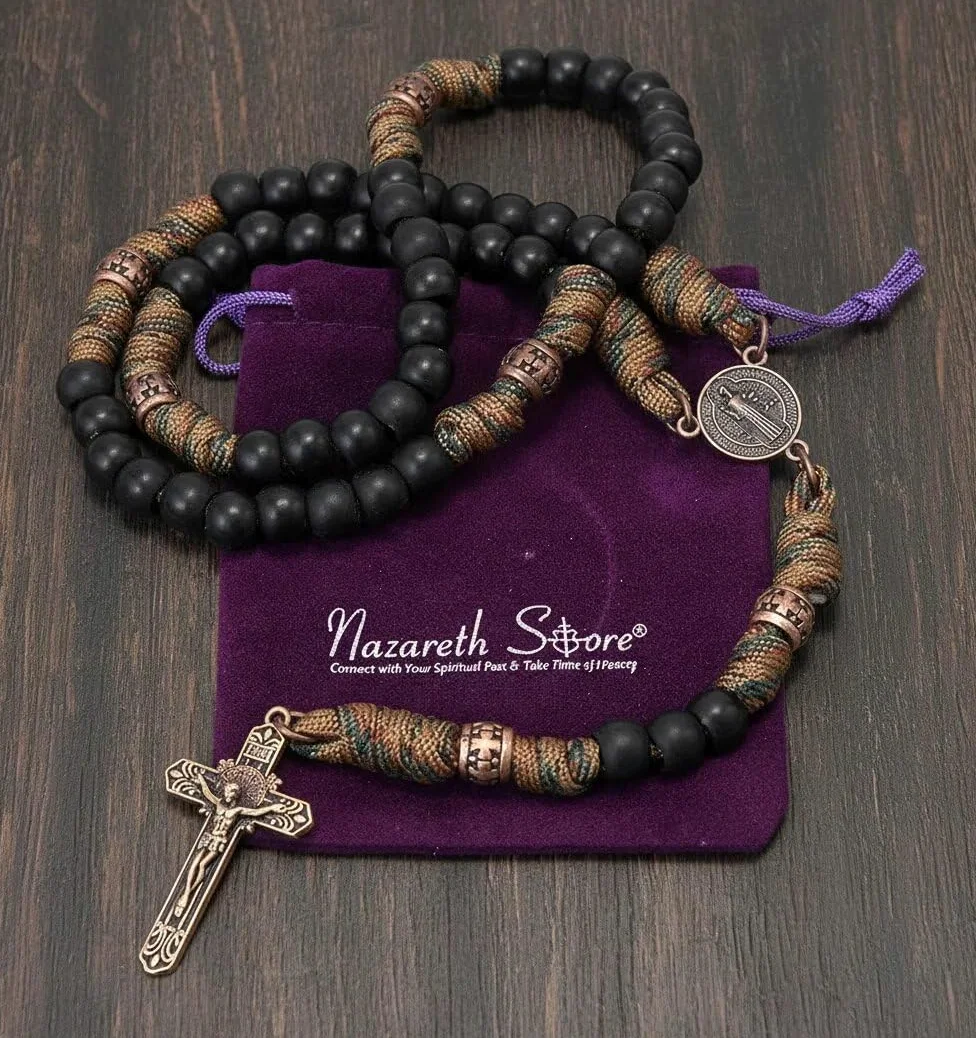 Sklep Nazareth Antique Bronze St Benedict Paracord Różaniec Czarne matowe koraliki Czerwony Biały Wytrzymały Różaniec Mocny sznurkowy naszyjnik