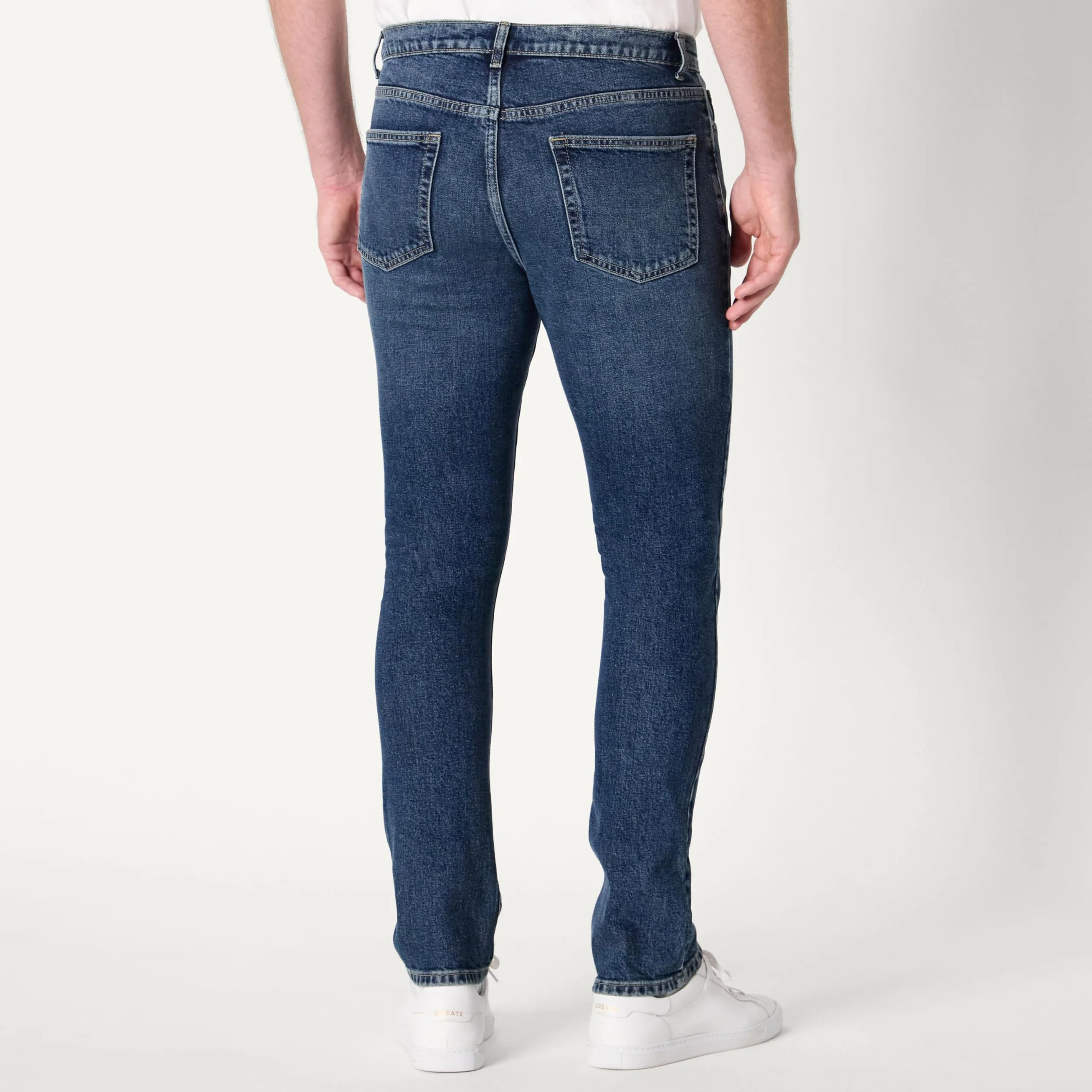 Amazon Essentials Men's Low Stretch Slim-Fit Jean - Męskie dżinsy slim fit o niskiej rozciągliwości Mężczyźni