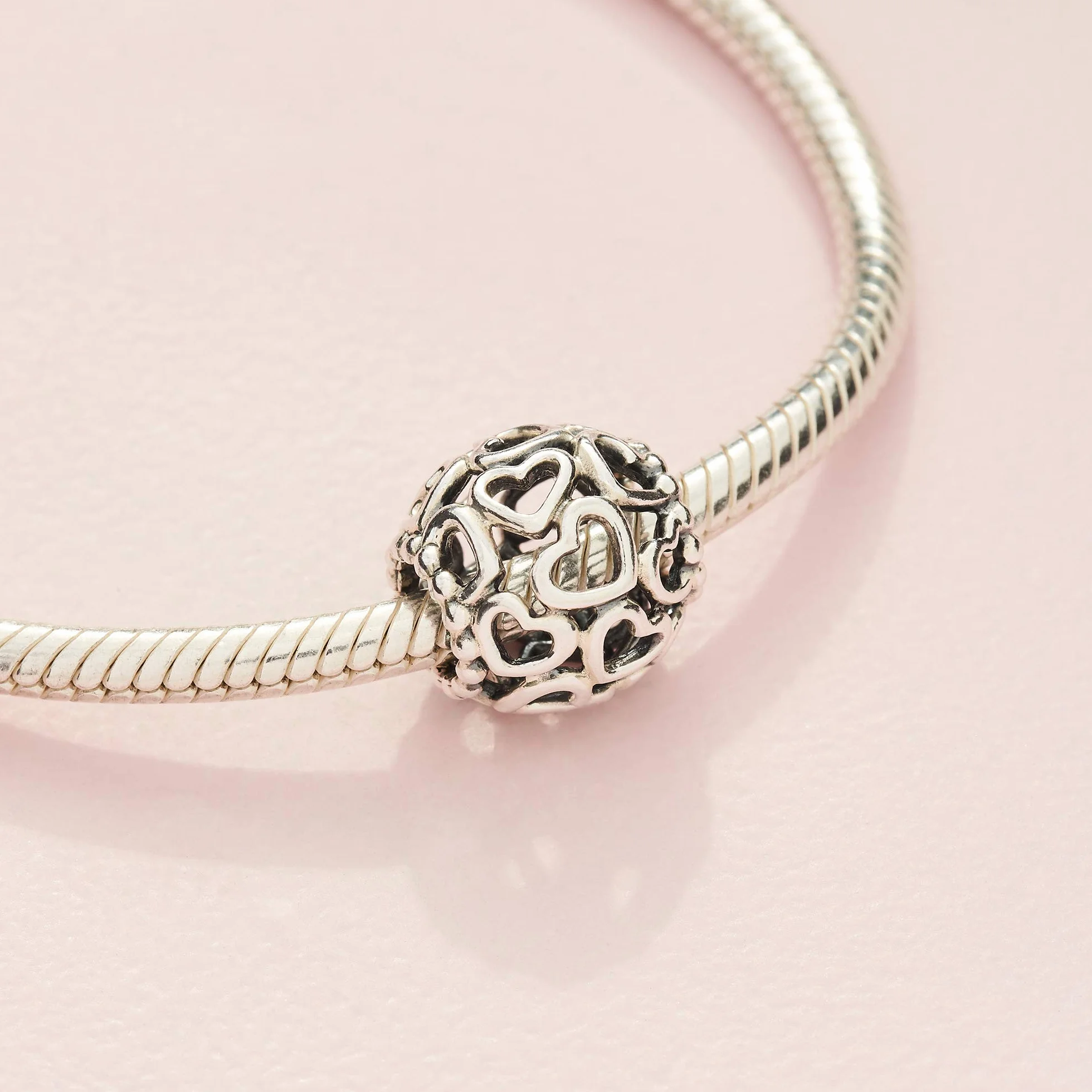 PANDORA All Over-Herzen Charm Sterling-Silber 11 x 11 x 10,7 mm (T/H/B)
