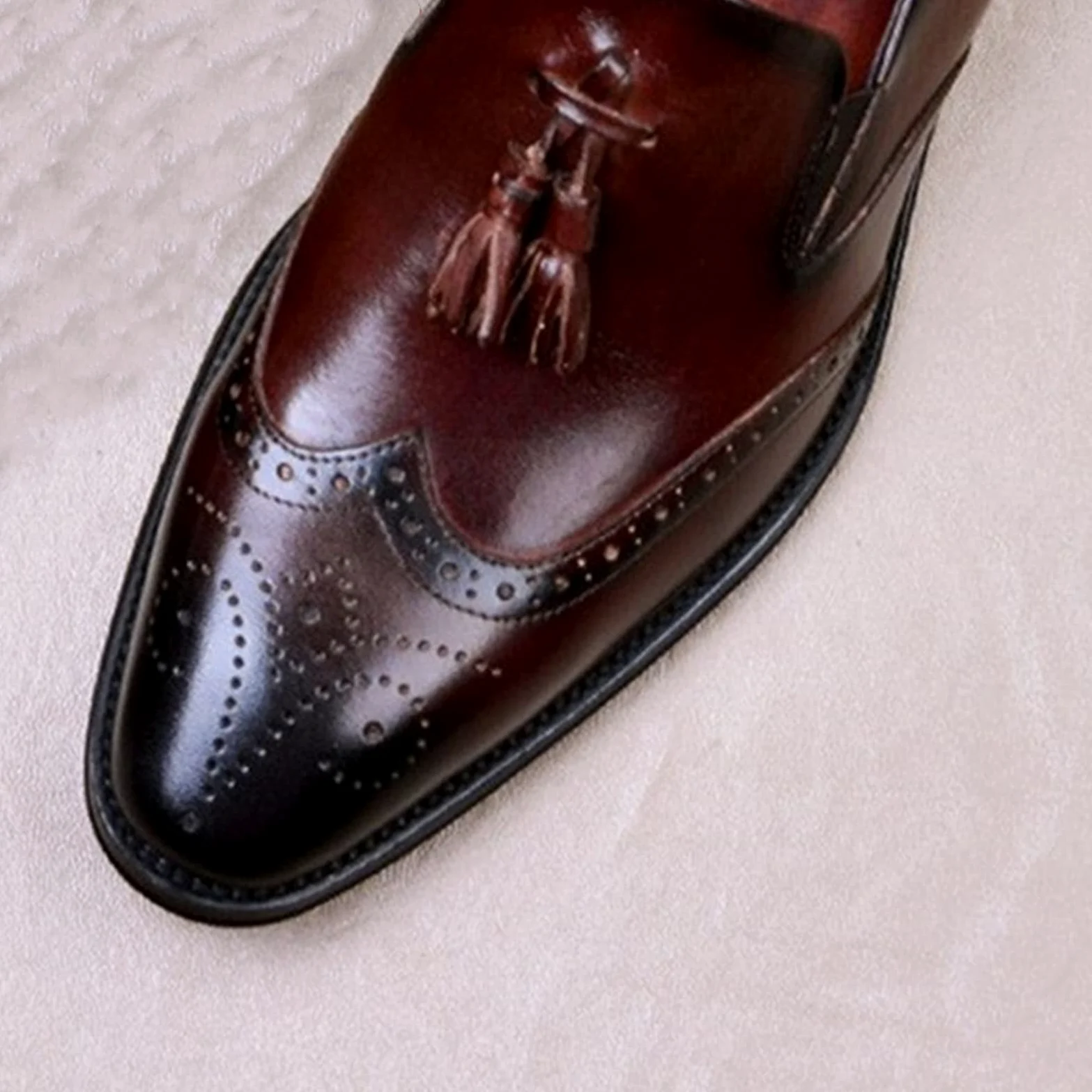 Rui Landed Oxford dla mężczyzn półbuty wsuwane styl premium skóra naturalna mokasyny na co dzień niski obcas blokowy frędzle rzeźba końcówka skrzydła szpiczasty nosek