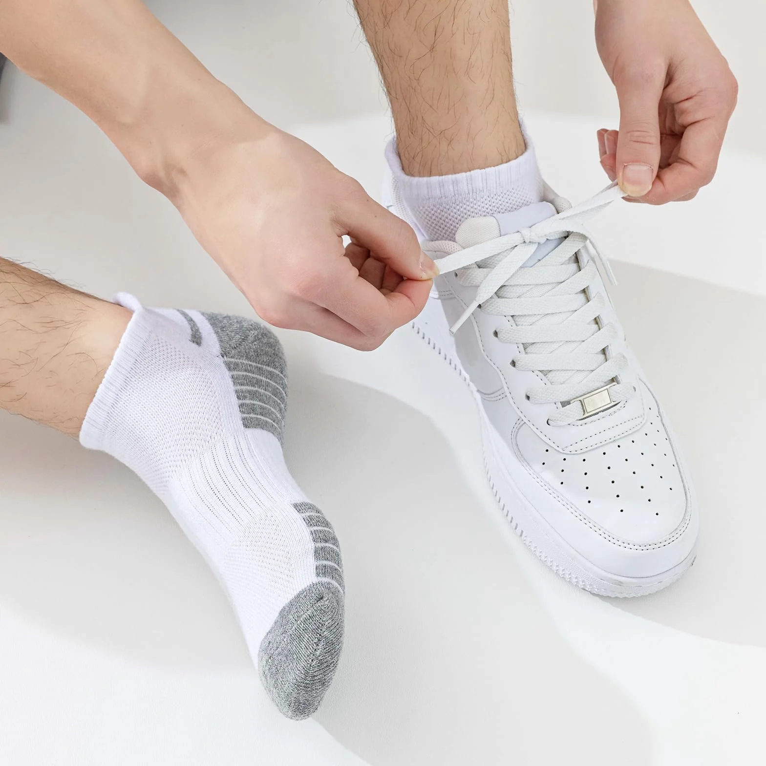 SockWaddles Skarpety treningowe dla mężczyzn i kobiet, 6 par oddychających skarpet do kostek z poduszką, odporne na pęcherze, skarpety do biegania z podparciem łuku, bawełniane skarpety sportowe o