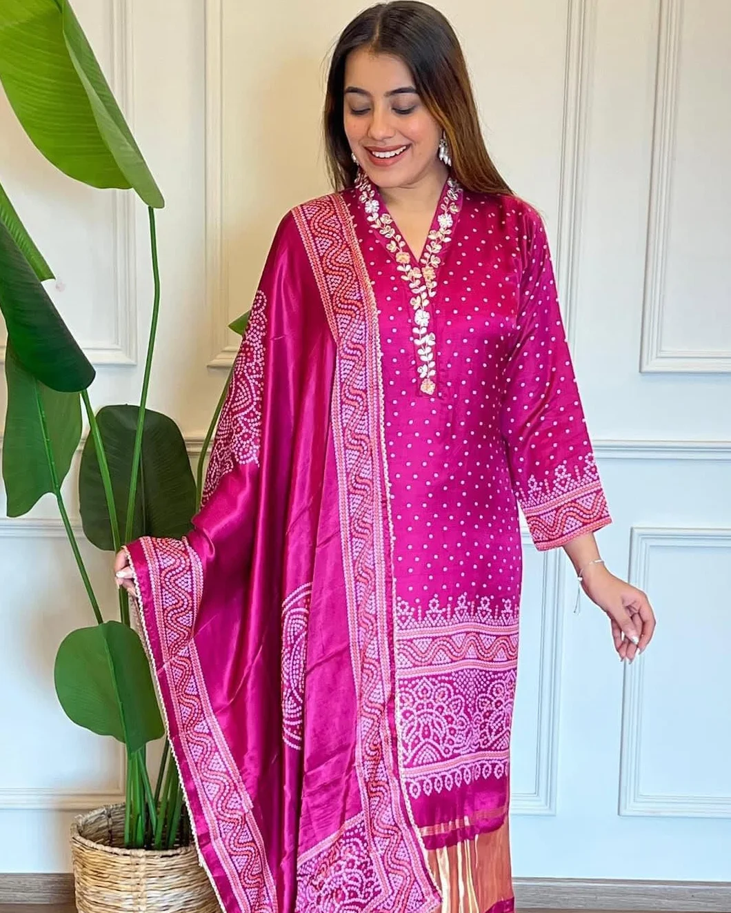 RangMahal Indyjskie damskie spodnie Chinon z jedwabnej tkaniny Kurta i Dupatta Set Heavy Work